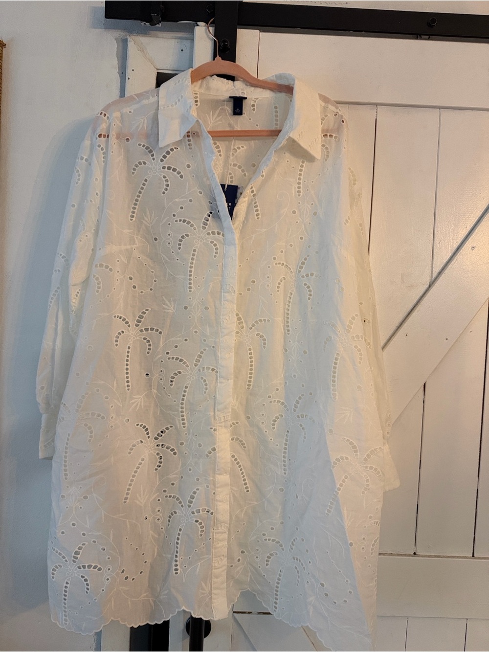 Roller Rabbit White Eyelet Embroidered cover up/ dress with pockets . No liner